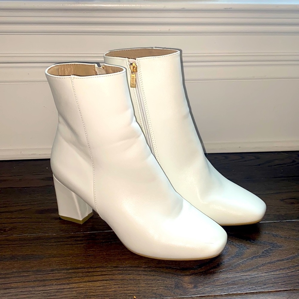 White heeled ankle boots Women’s Size 9.5